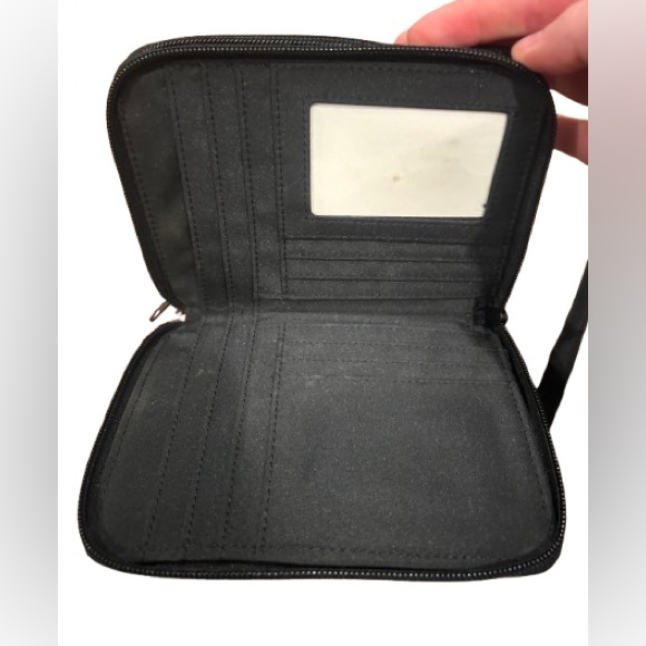 Pendleton Women’s Black and Multicolor Crossbody Bag with pockets - Picture 4 of 10